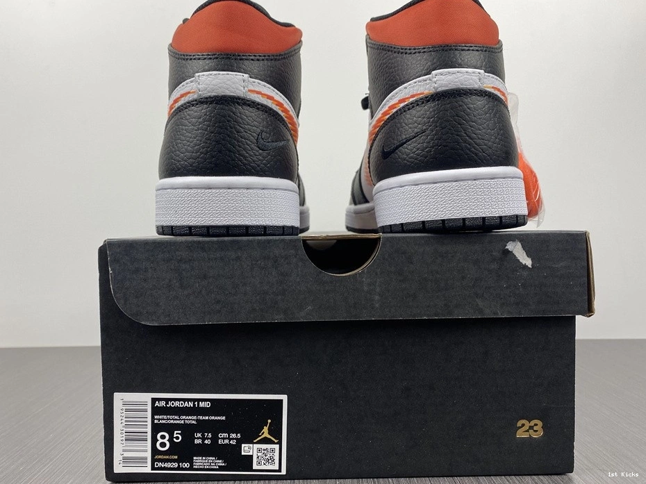 Jordan Zig Mid DN4929-100 - 1 Zag 1010